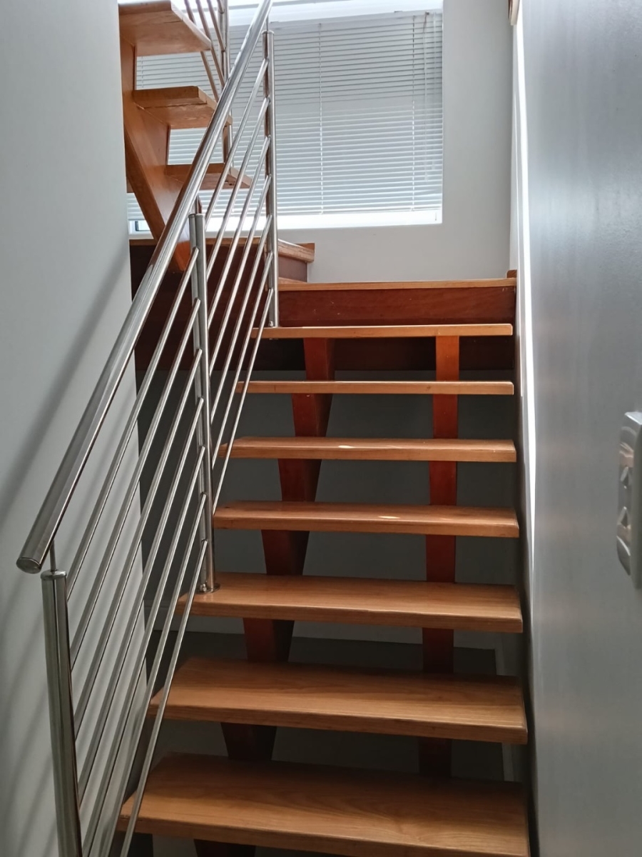 6 Bedroom Property for Sale in Wavecrest Eastern Cape
